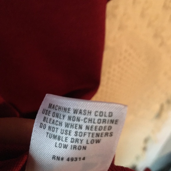 Like New Men’s Under Armour Polo Shirt Size XL - Picture 6 of 8